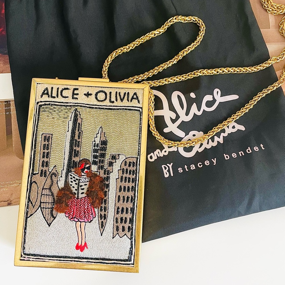 Rare! ALICE + OLIVIA
Embroidered Beaded Clutch/Crossbody‎ Bag